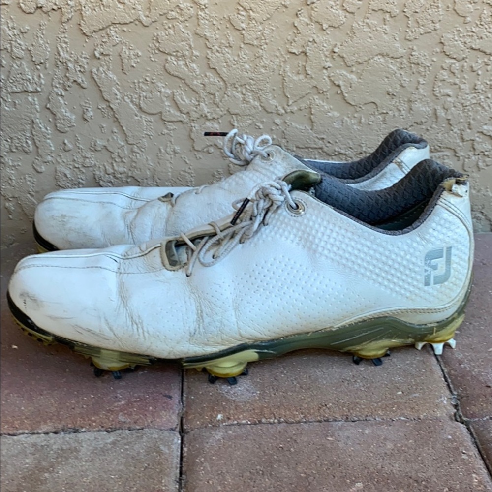 ** FOOTJOY USED GOLF SHOES SIZE 9.5 **